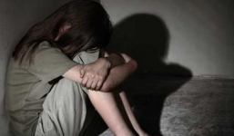 “Ông lão hàng xóm” cưỡng hiếp bé gái 15 tuổi đến mang thai